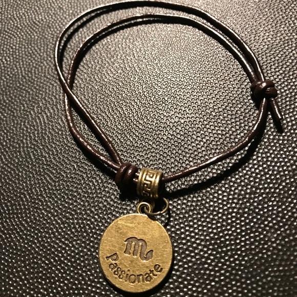 Passionate Scorpio The Scales Leather Unisex Bangl - Picture 2 of 2